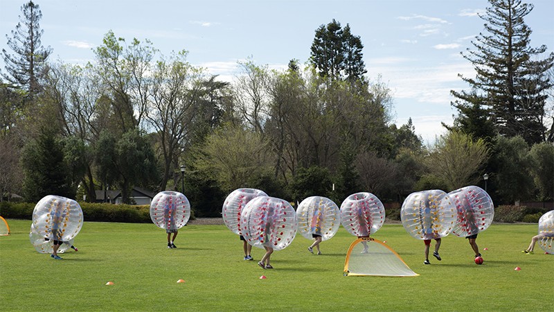 Bubble voetbal in menen